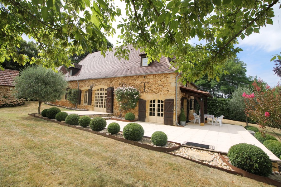 House for sale in ST CIRQ - Dordogne - Beautiful stone built property