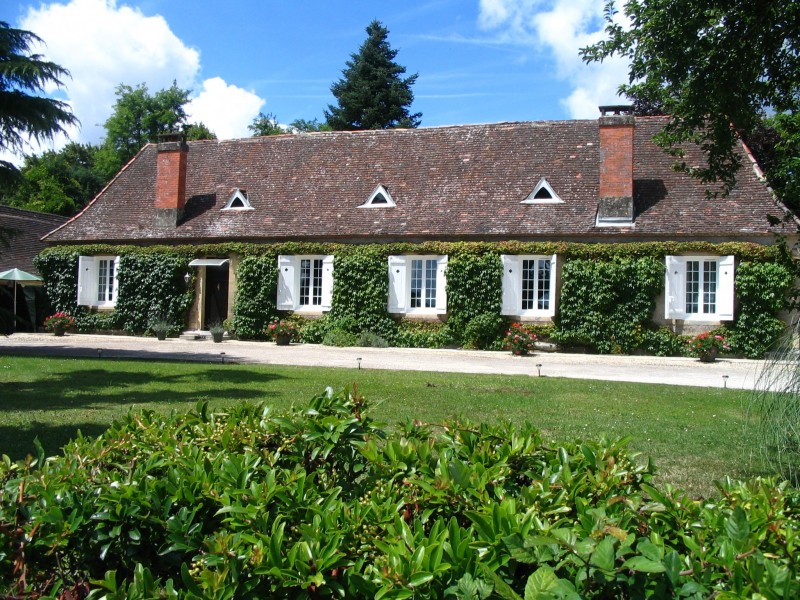 House for sale in LALINDE Dordogne Stone Perigourdin estate of 490