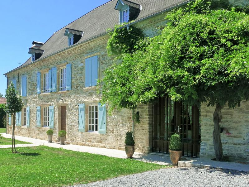 Maison à vendre en Aquitaine Pyrenees Atlantiques NAVARRENX MAGNIFIQUE MANOIR DU 17ème SIÈCLE