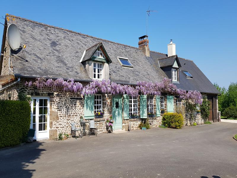 House for sale in BRECE Mayenne UNDER OFFER Spectacular complex