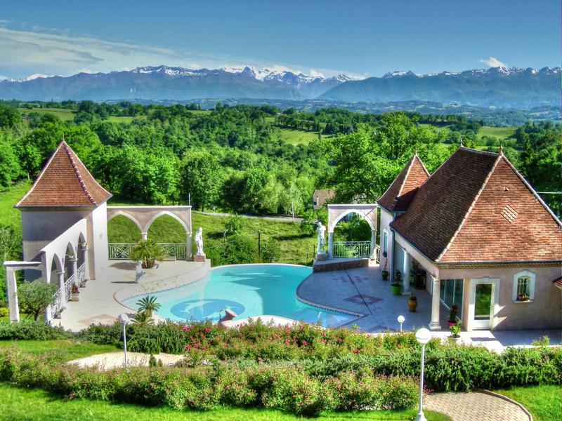 Maison à vendre en Aquitaine Pyrenees Atlantiques PAU SUPERBE VILLA DE LUXE EN HAUT DE COLLINE