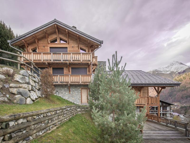 Apartment for sale in MORZINE Haute Savoie Central Morzine Ski in ski out, chic 4 bedroom