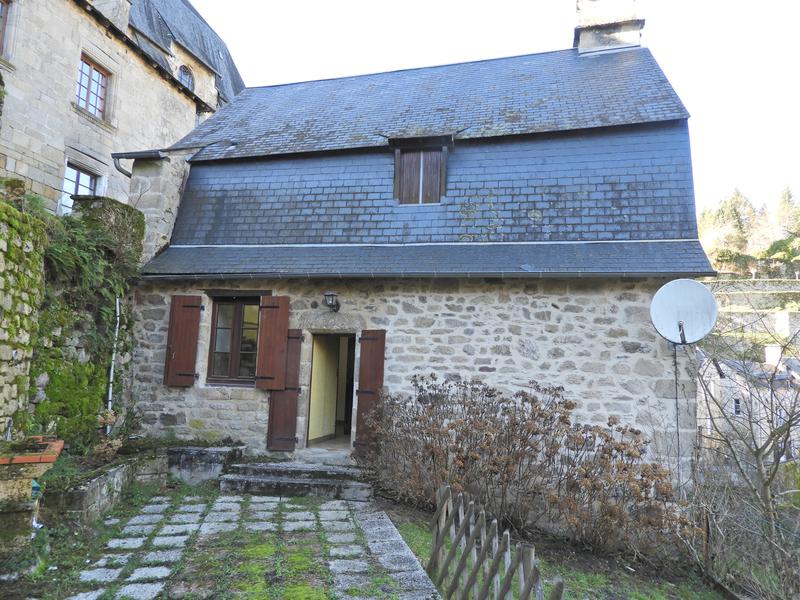 House for sale in TREIGNAC Correze Lovely 2bed authentic village house, riverview France REF