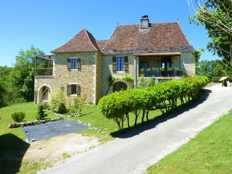 Commercial for sale in SALVIAC Lot A magnificent 3bed main house