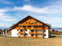 Profitez des avantages du lac et de la montagne - super T1 en étage élevé avec coin montagne séparé avec lits superposés - 4 couchages - belle résidence secondaire ou propriété locative - balcon ensoleillé plein sud et vue sur la montagne - adjacent à la remontée mécanique et pistes - vendu meublé et prêt à emménager - accès facile à Evian, Lac Léman et Genève - Thollon-les-Memises 