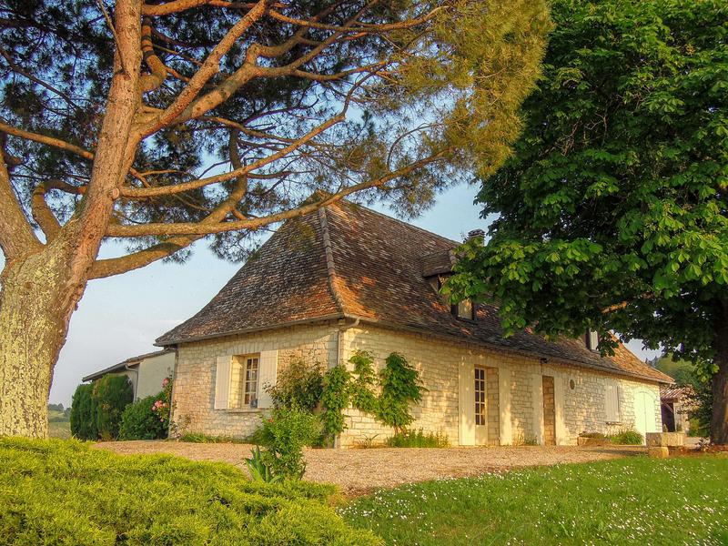 Maison à vendre en Aquitaine - Dordogne BERGERAC Belle Chartreuse Perigourdine, avec piscine, surplombant les vignobles du Monbazillac REF: Maison à vendre en Aquitaine - Dordogne BERGERAC Belle Chartreuse Perigourdine, avec piscine, surplombant les vignobles du Monbazillac REF: