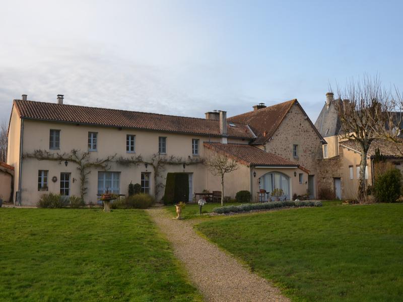 Apartment for sale in LES Deux Sevres Bargain Spacious