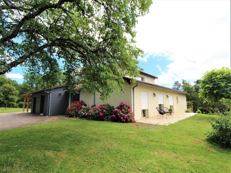 Maison à vendre en Aquitaine Dordogne CHAMPAGNAC DE BELAIR Maison