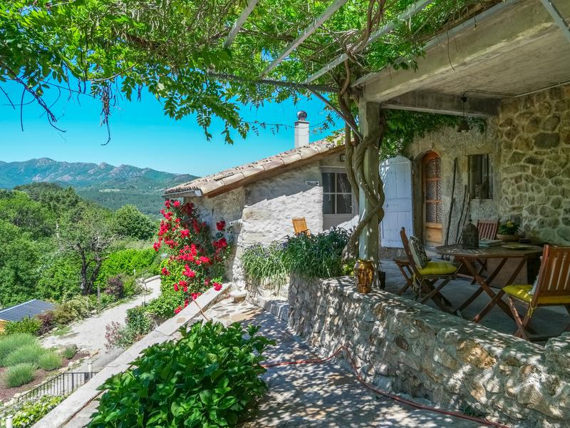 Maison à vendre en Rhone Alpes Ardeche PRADES Prades; au bout d'un