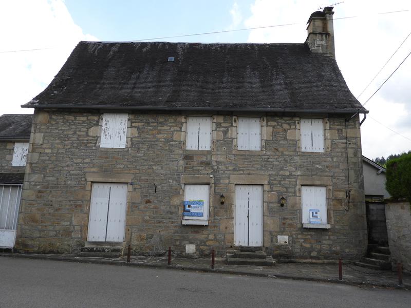Maison à vendre en Limousin Correze TREIGNAC Ancien auberge, 2ch