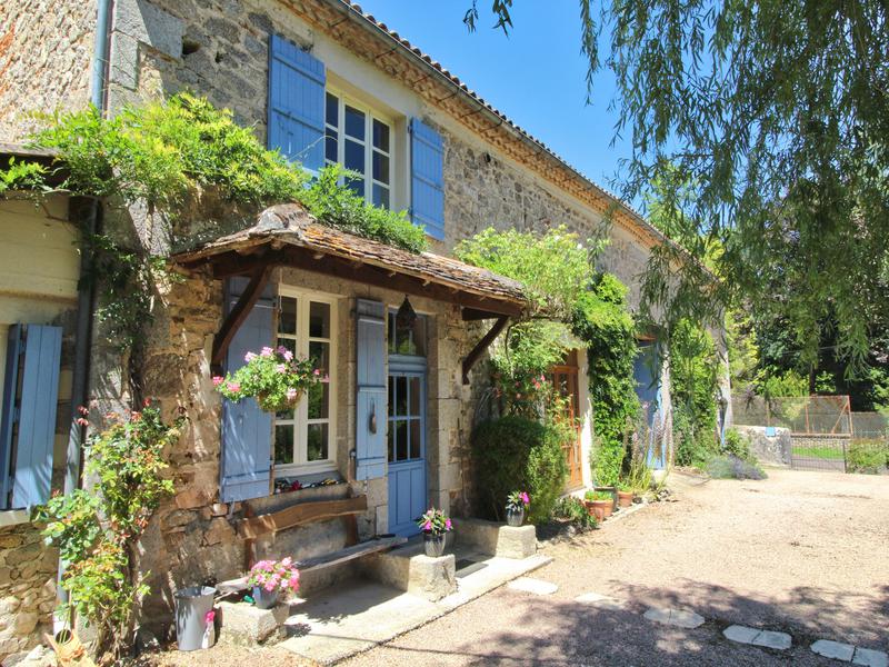 House for sale in SAVIGNAC DE NONTRON Dordogne Riverside property