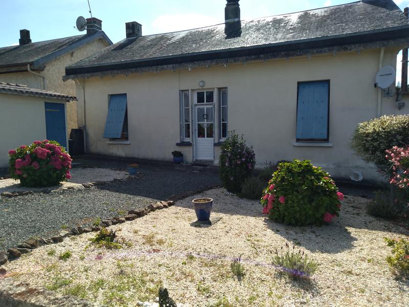 Maison à vendre en Pays de la Loire Vendee ST MAURICE DES NOUES Charmant bungalow de trois Maison à vendre en Pays de la Loire Vendee ST MAURICE DES NOUES Charmant bungalow de trois