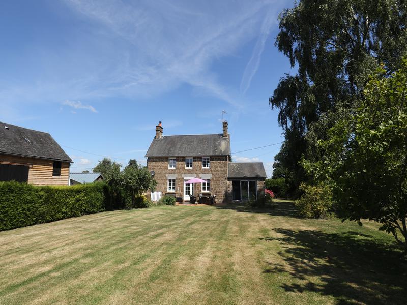 Maison à vendre en Basse Normandie Manche ST CYR DU BAILLEUL Belle maison de campagne