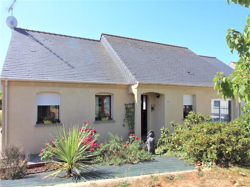 House for sale in ST AIGNAN SUR ROE Mayenne Stylish family home