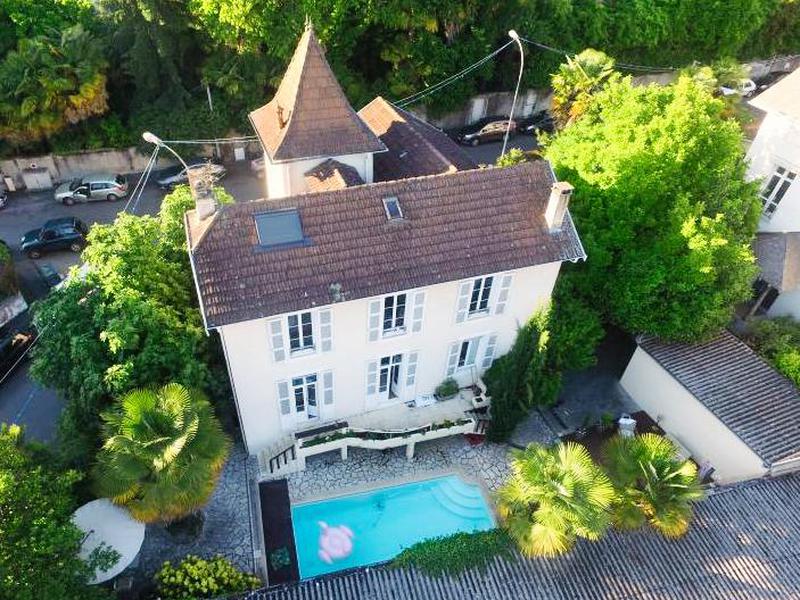 House for sale in PAU Pyrenees Atlantiques UNDER OFFER 19th century villa in the boulevard