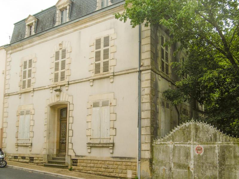 House for sale in Vendee Unspoilt 6 bed Maison Bourgeois bult in