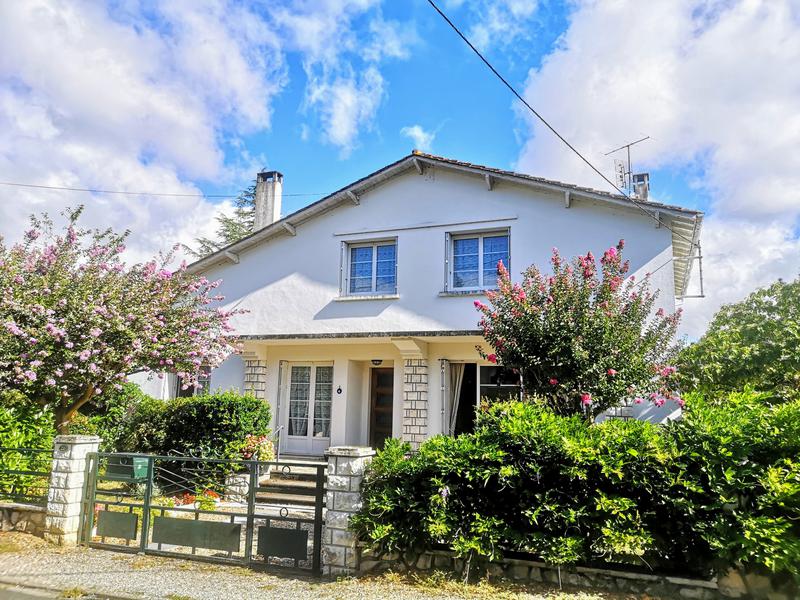 House for sale in EYMET Dordogne Ideal business opportunity/large