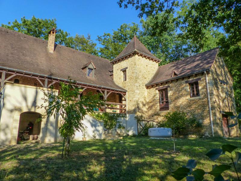 House for sale in GOURDON Lot Beautiful stone house of 225 m2 with