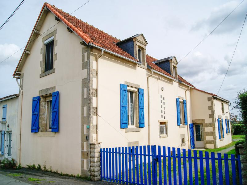 Maison à vendre en Pays de la Loire Vendee ST MAURICE DES NOUES Propriété de village de 6 Maison à vendre en Pays de la Loire Vendee ST MAURICE DES NOUES Propriété de village de 6