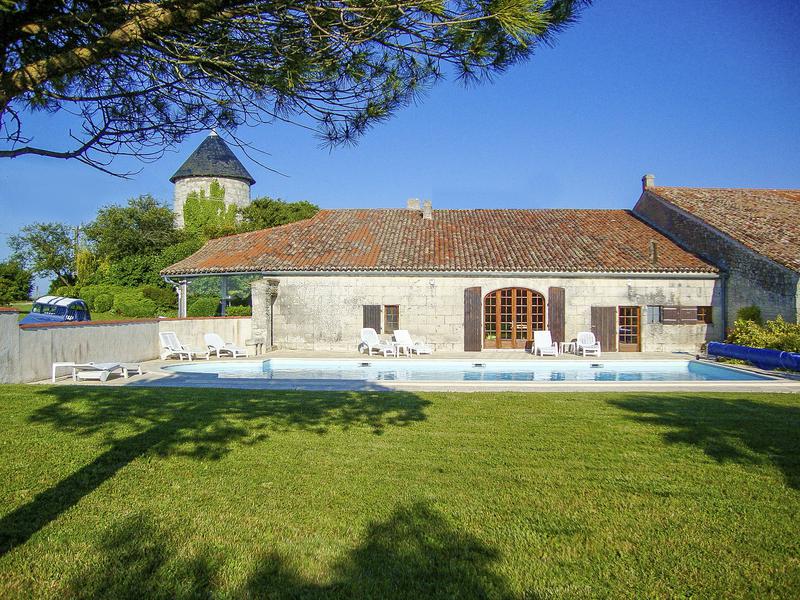 Maison à vendre en Poitou Charentes Charente Maritime MORTAGNE SUR
