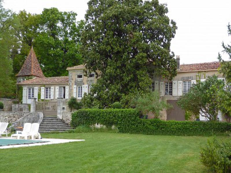 Chateau à vendre en Poitou Charentes Charente VILLEBOIS LAVALETTE Au
