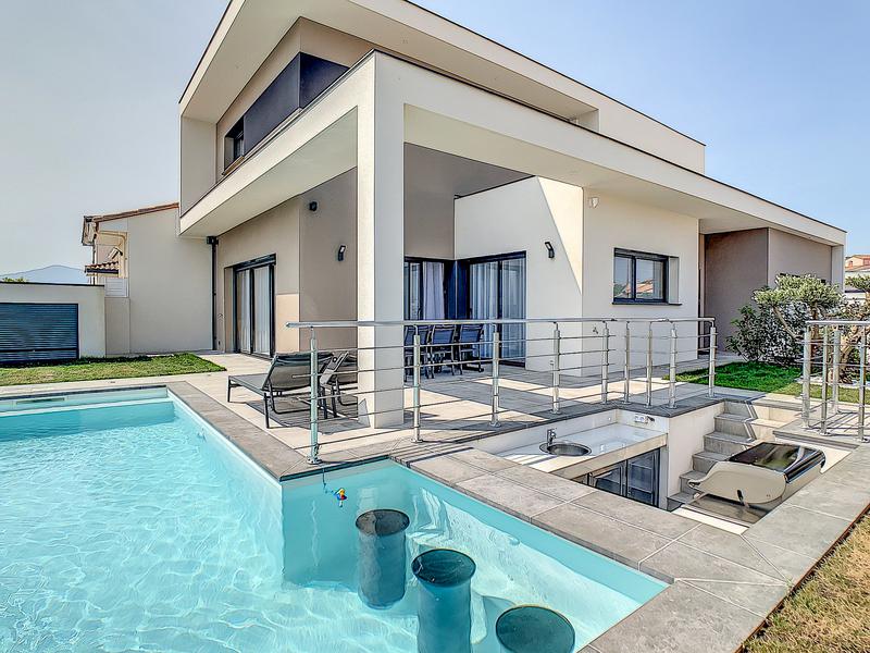 House for sale in VILLENEUVE DE LA RAHO Pyrenees Orientales Luxury