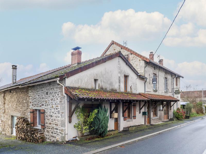 House for sale in ST AMAND JARTOUDEIX Creuse Beautiful ensemble