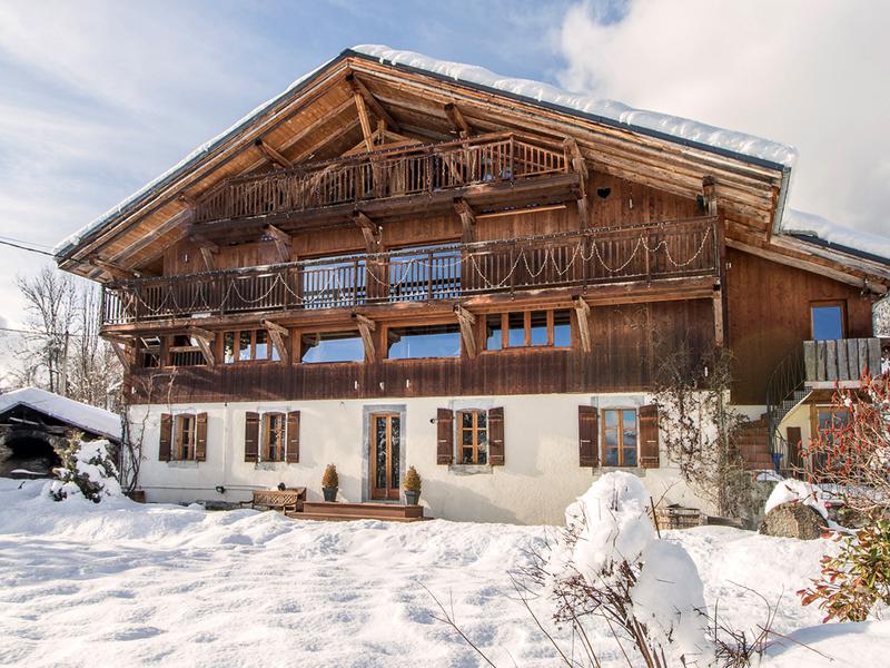 Chalet A Vendre En Rhone Alpes Haute Savoie Samoens A Vendre Une Ancienne Ferme Savoyarde Transformee Par Les Proprietaires Actuels En Residence Luxueuse Avec Une Vue Magnifique Vers Le Sud Sur