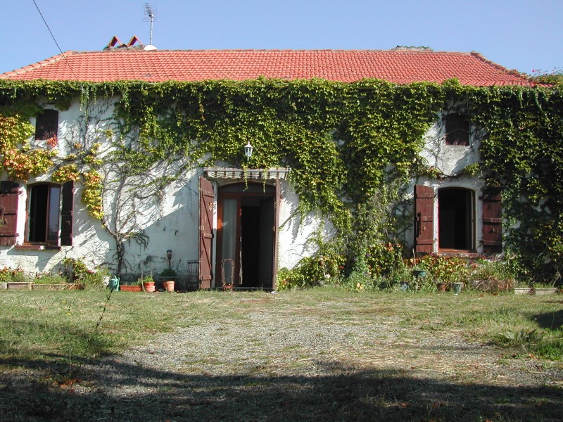 House for sale in MADIRAN Hautes Pyrenees Spacious Farmhouse in