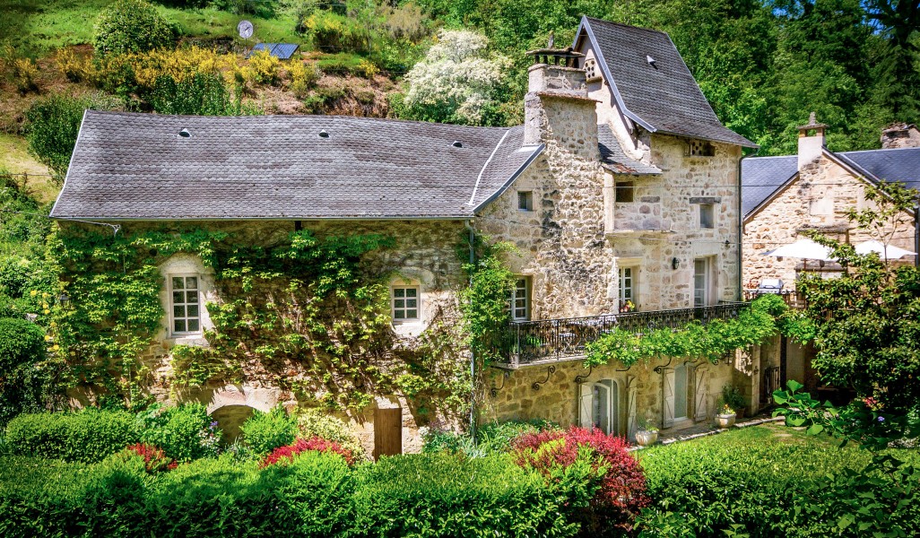 An enchanting 17th Century Mill in a hidden valley between Najac and St
