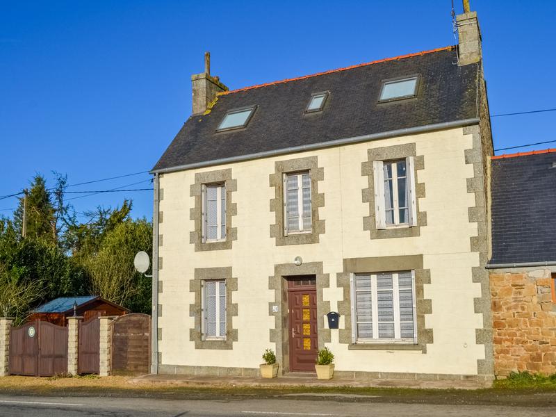 House for sale in LOUARGAT Cotes d Armor Charming 4 bedroom