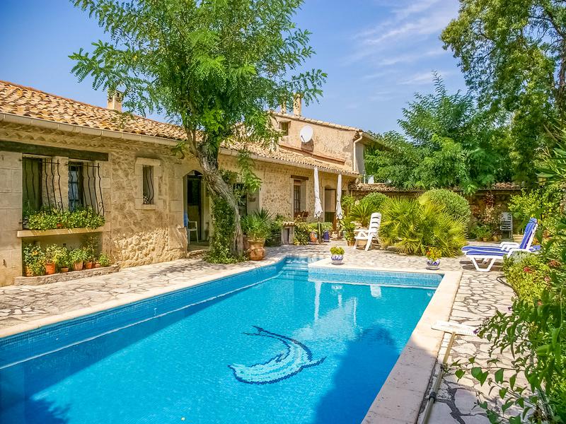 House for sale in POUSSAN Herault stone house of 400 sqm