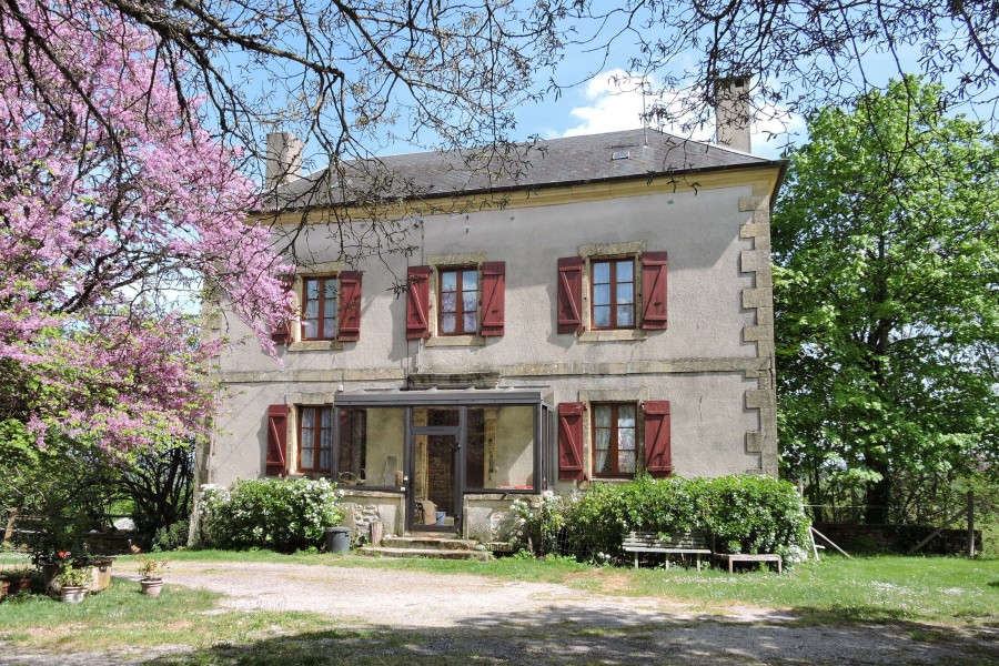 House for sale in ST LEON SUR VEZERE Dordogne Perigord Noir