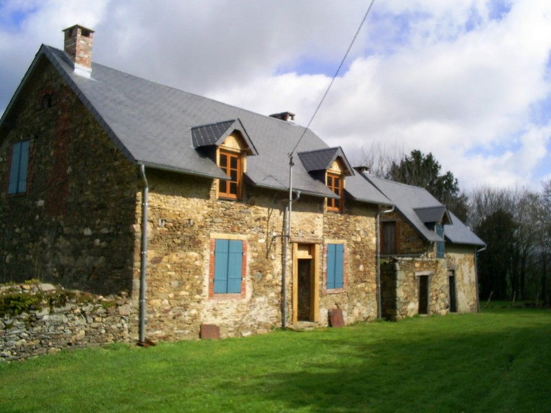 Maison à vendre en Limousin - Correze BEYSSENAC Deux maisons en pierre