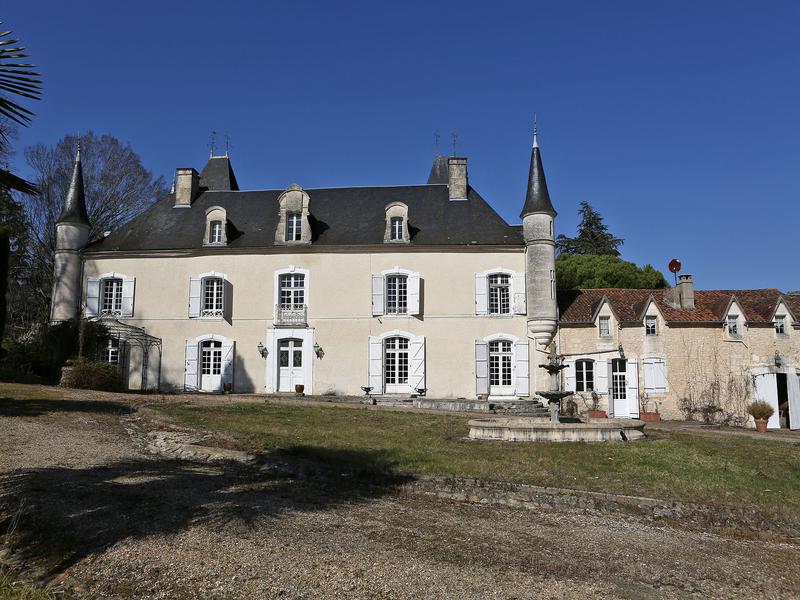 Chateau à vendre en Aquitaine - Dordogne MAREUIL Superbe ...