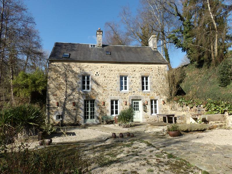 House for sale in COURCY Manche Huge reduction, genuine reason for sale. Complex made up of