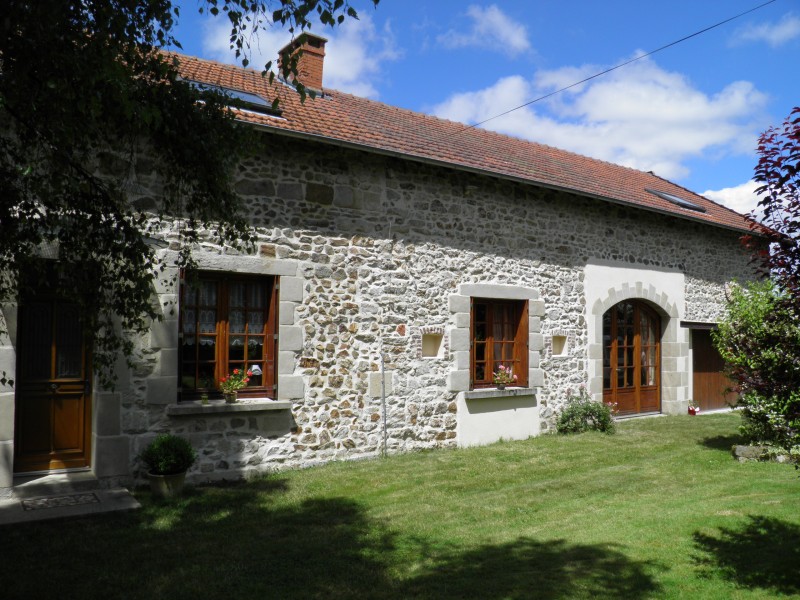Maison à vendre en Auvergne Puy de Dome YOUX Magnifique longère