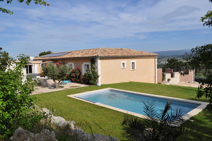 House for sale in APT Vaucluse Provence, Luberon. Superb and