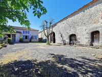 Maison à vendre à , Charente, Poitou_Charentes, avec Leggett Immobilier