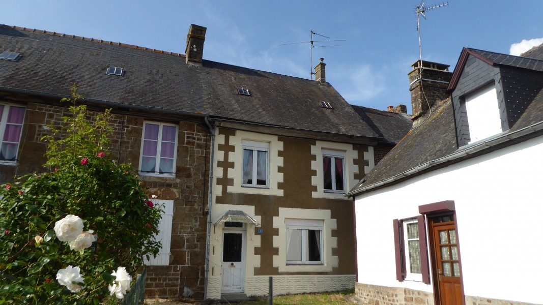 House for sale in Saint Mars d Egrenne Orne Roomy village house