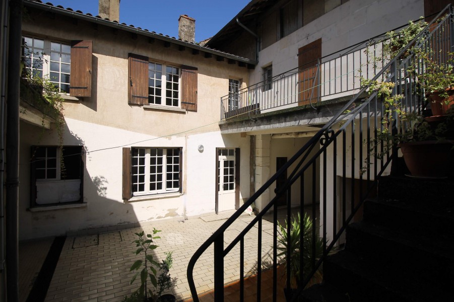 House for sale in ST CYPRIEN Dordogne Property with lots of