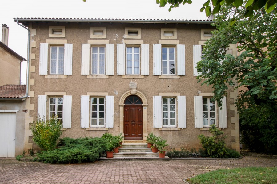 House for sale in MONSEMPRON LIBOS Lot et Garonne Impressive Maison