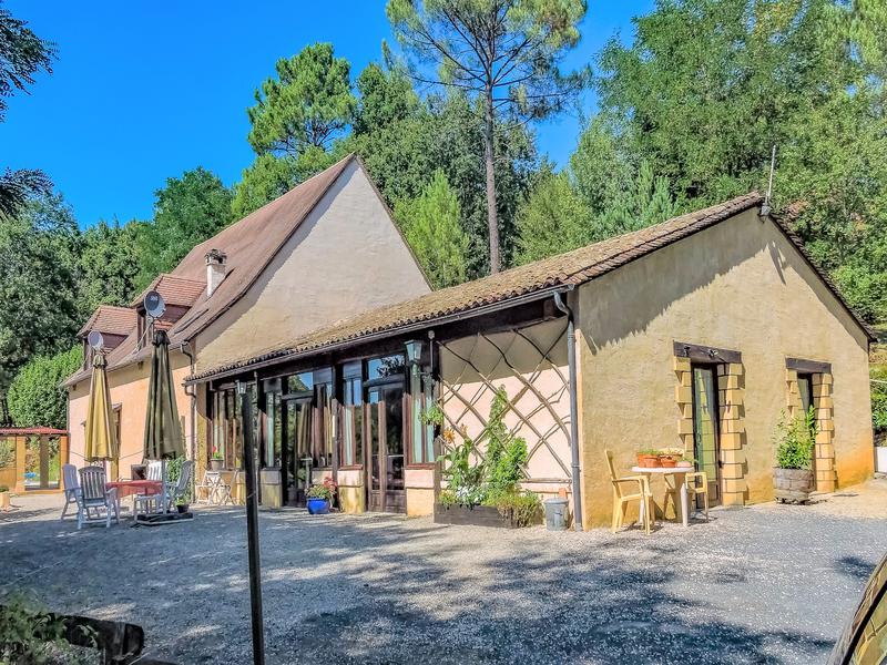 House for sale in ST LEON SUR VEZERE Dordogne Black Perigord