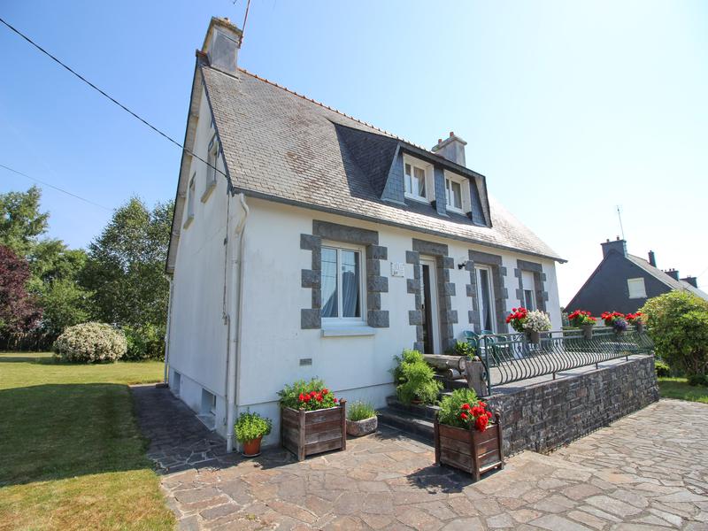 House for sale in GOUAREC Cotes d Armor Immaculate 4 / 5 bedroom