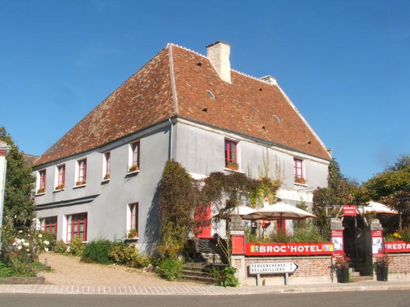 House for sale in LA PERRIERE Orne Wonderful village in heart of