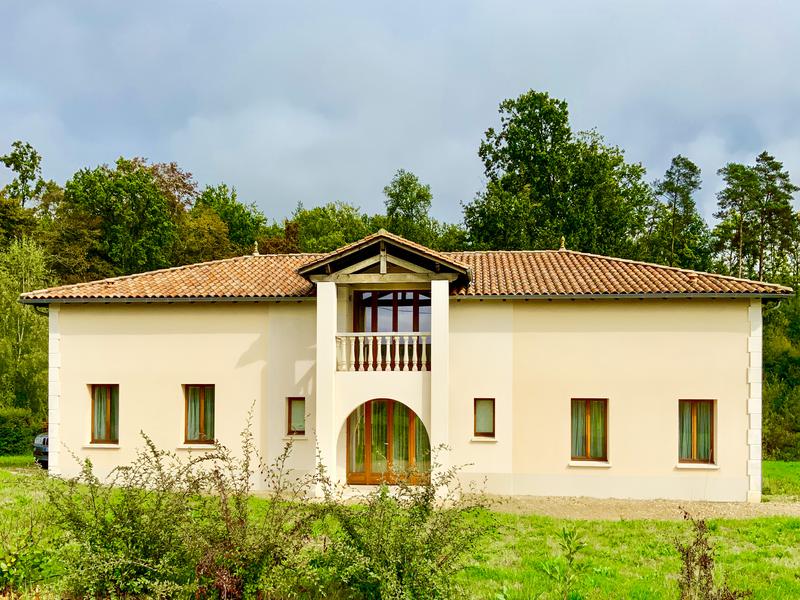 House for sale in EDON Charente This move in ready home has the