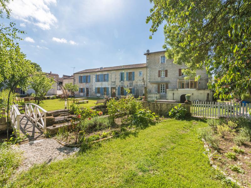 House for sale in BOURG CHARENTE Charente Riverside complex of 4