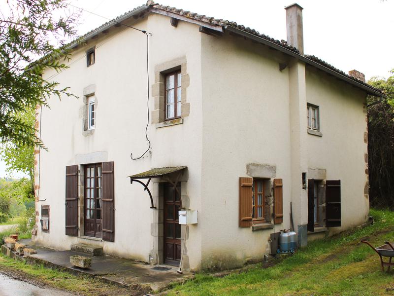 Maison à vendre en Poitou Charentes Charente ST CHRISTOPHE Maison en pierre de 3 chambres dans Maison à vendre en Poitou Charentes Charente ST CHRISTOPHE Maison en pierre de 3 chambres dans