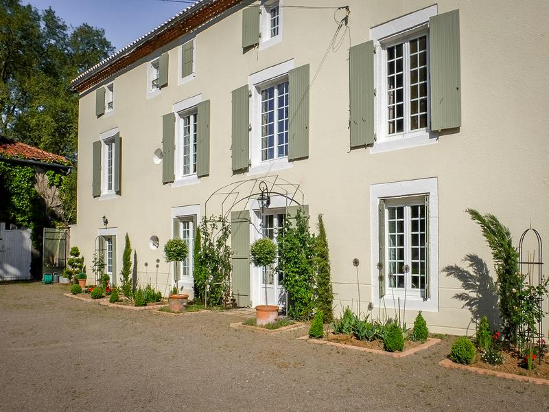 Maison à vendre en Poitou Charentes Charente ST MAURICE DES LIONS Un manoir luxueux et Maison à vendre en Poitou Charentes Charente ST MAURICE DES LIONS Un manoir luxueux et