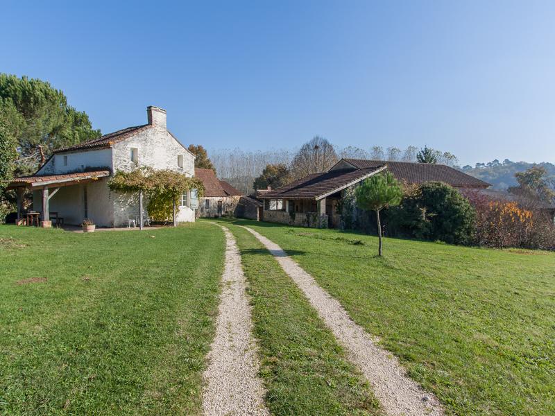House for sale in CUZORN Lot et Garonne old farm property
